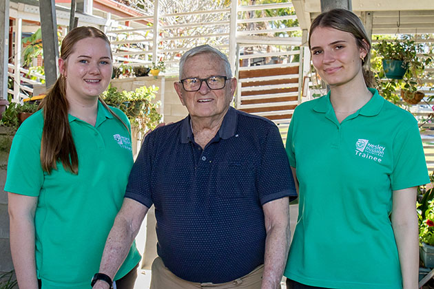 student-placement-internship-wmq-aged-care-06 Traineeship students with a resident from one of Wesley Missions Queensland's aged care communities.