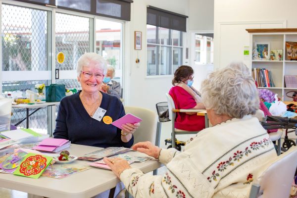 Arana Hills residents making handmade cards