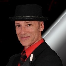 Glen the magician at Wesley Arts